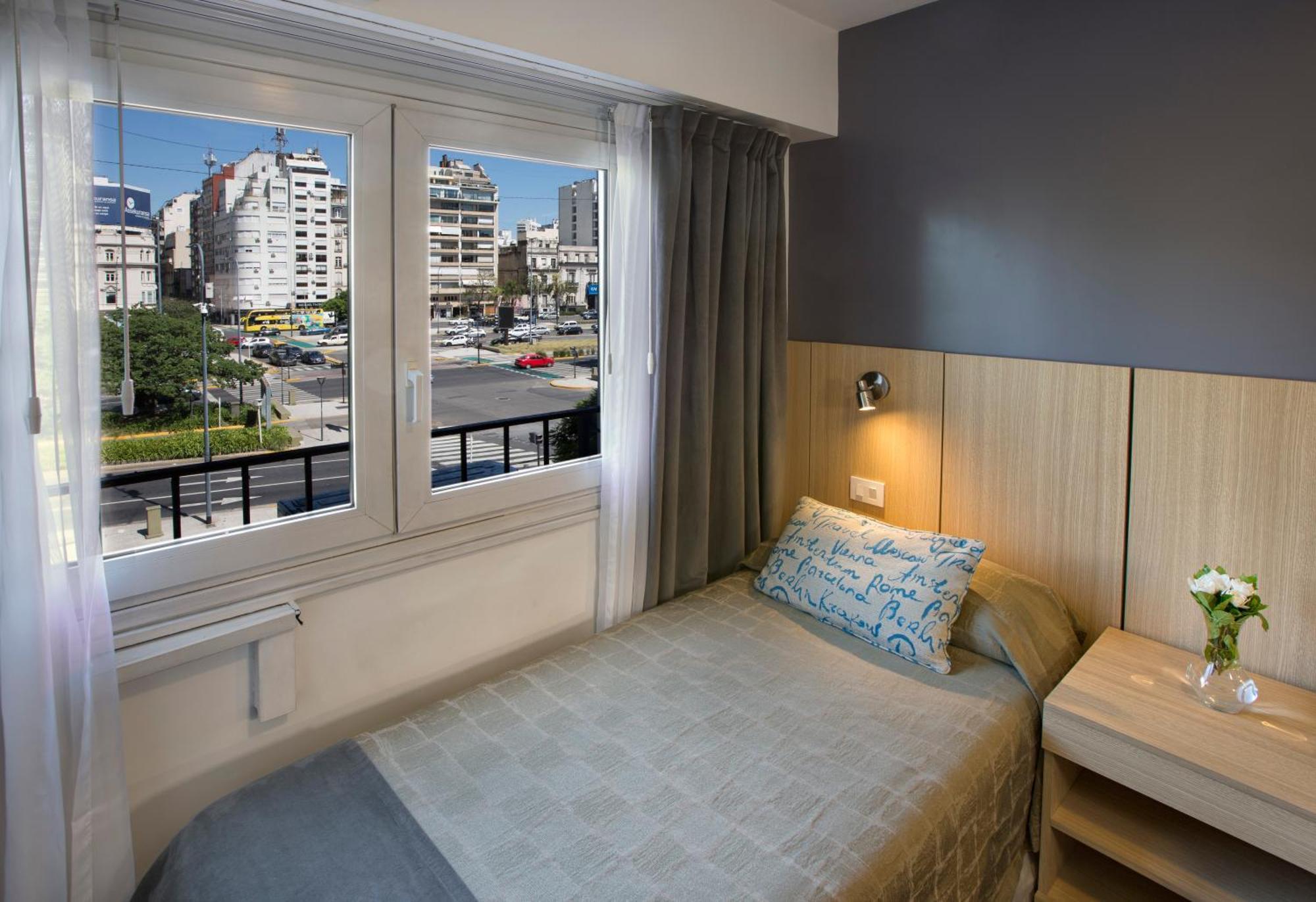 Embajador Hotel Буенос Айрес Екстериор снимка
