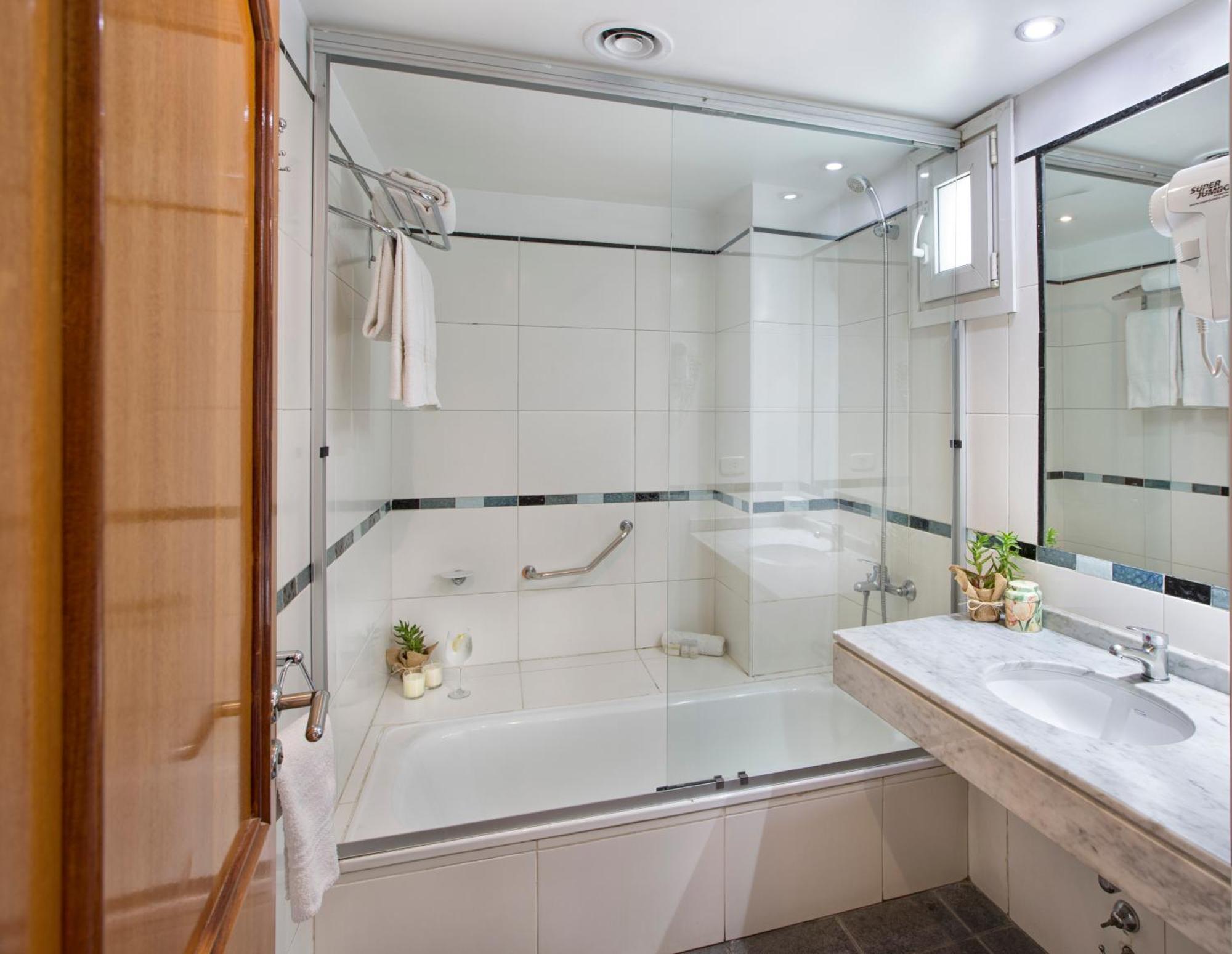 Embajador Hotel Буенос Айрес Екстериор снимка