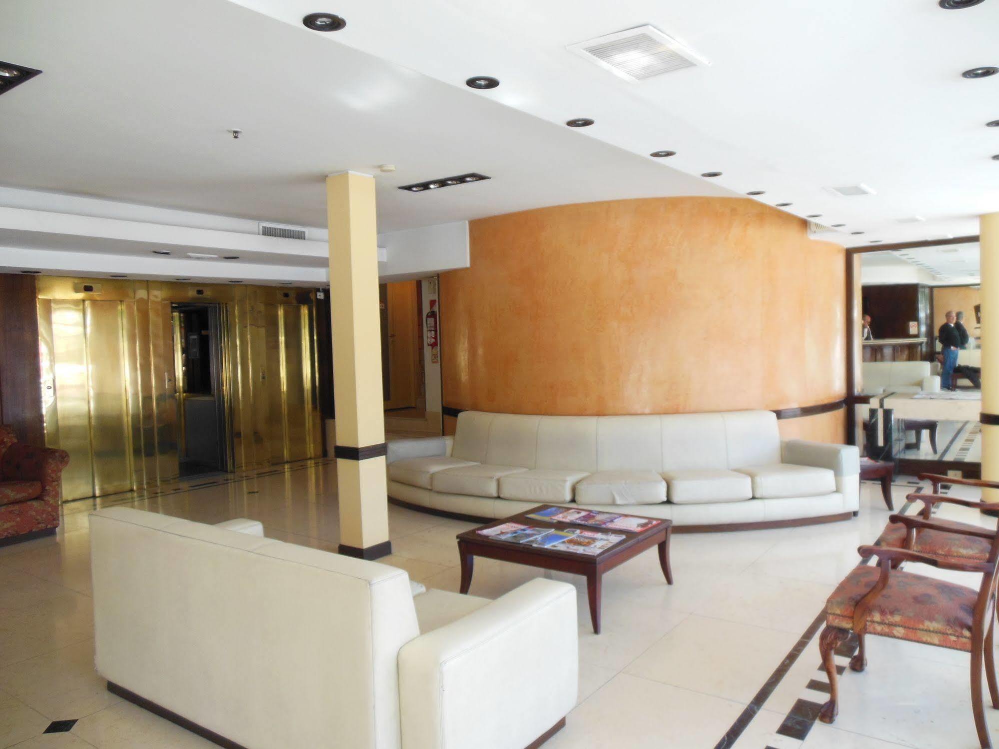 Embajador Hotel Буенос Айрес Екстериор снимка